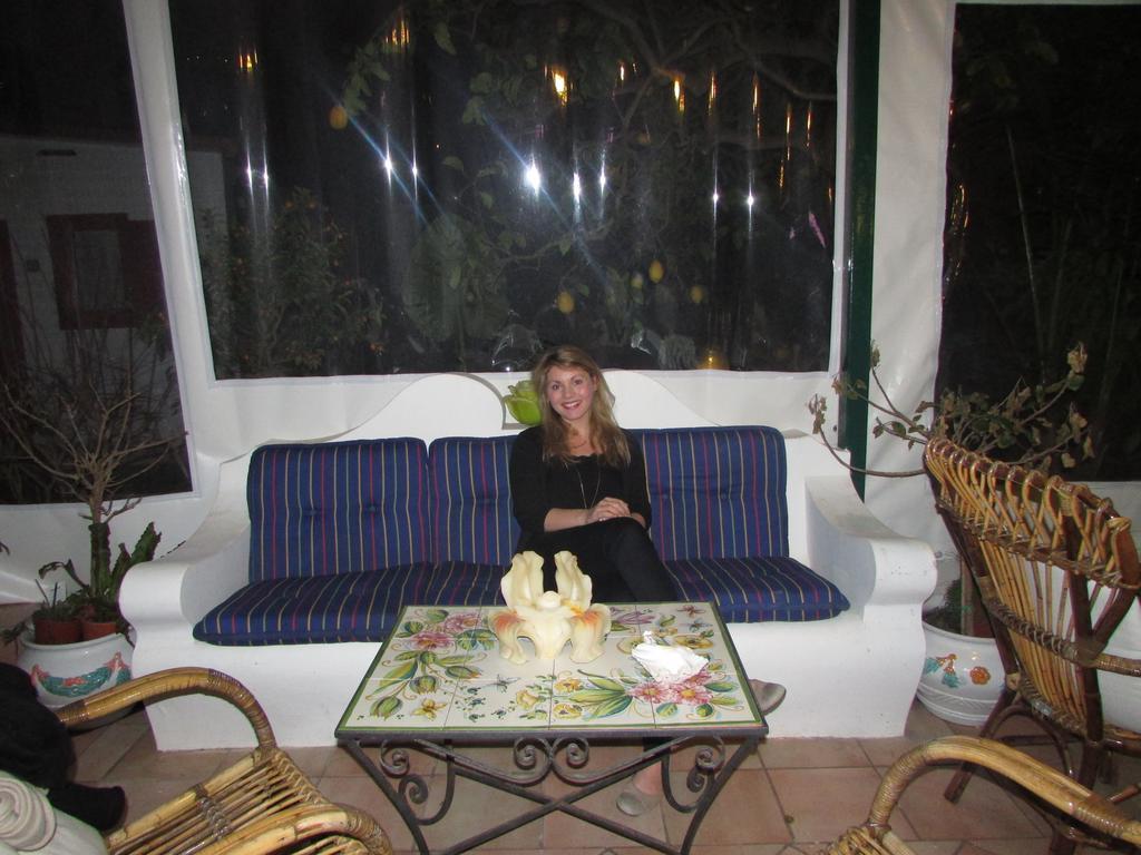 B&B Palazzo A Mare กาปรี ภายนอก รูปภาพ