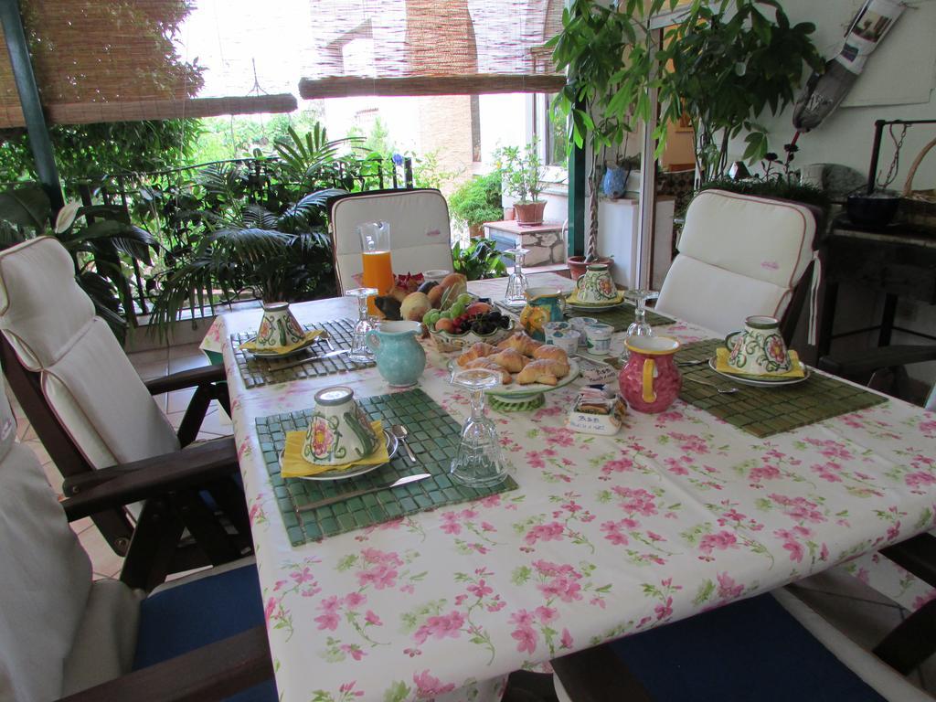 B&B Palazzo A Mare กาปรี ภายนอก รูปภาพ